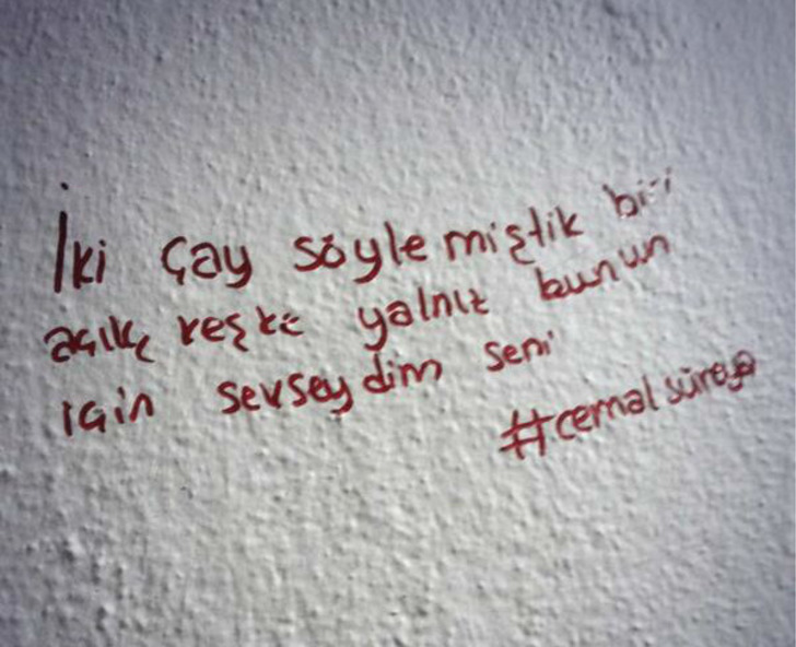 iki-cay-soylemistik-biri-acik-duvar-yazisi-1-2