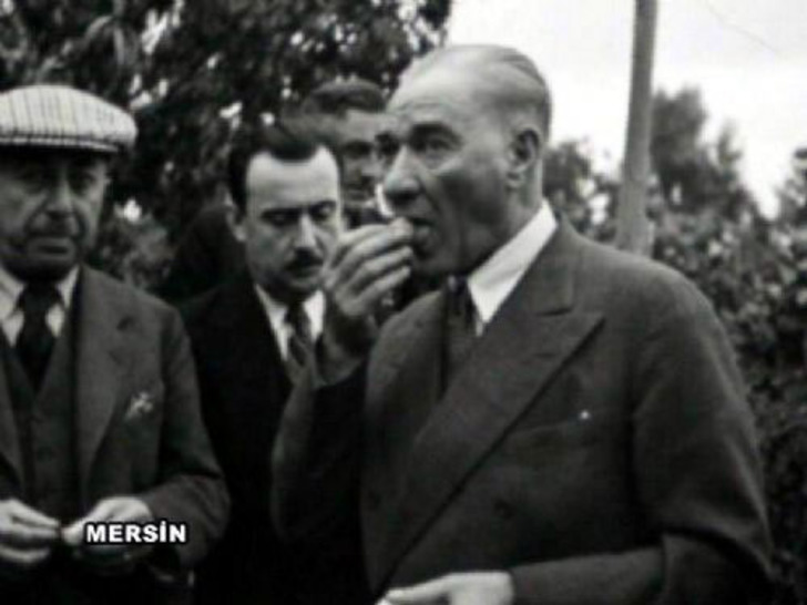 21 Özel Fotoğrafla Mustafa Kemal Atatürk'ün Zarafet Dolu Sofra Adabı ve Kültürü