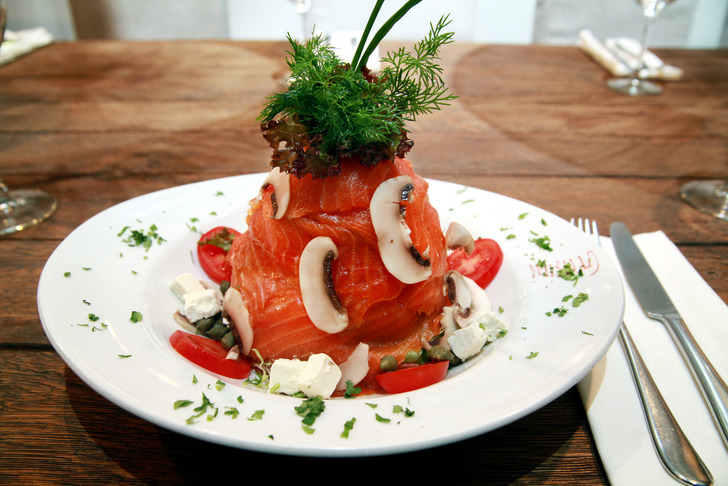 Grissini Restaurant Füme Somon Salatası Tarifi