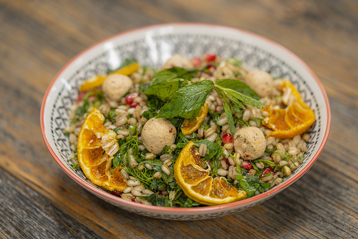 Nar Ekşili Buğday Salatası Tarifi
