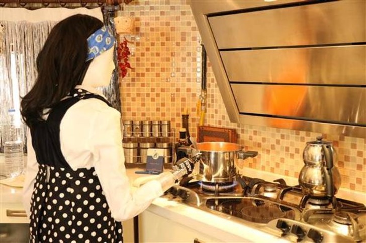 Kahve Hazırlayabilen, Yemek Pişirebilen Türk Yapımı Robotla Tanışın: Ada