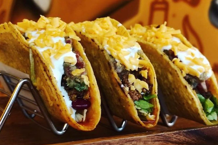 https://www.instagram.com/tacodelreyess/
