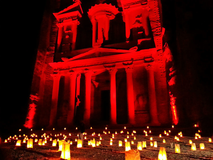 petra-night-al-khazneh