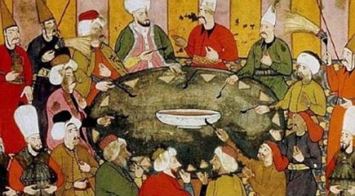 Hiçbir Şey Tesadüf Değil: Yer Sofrasından Masaya Nasıl Geçtik?