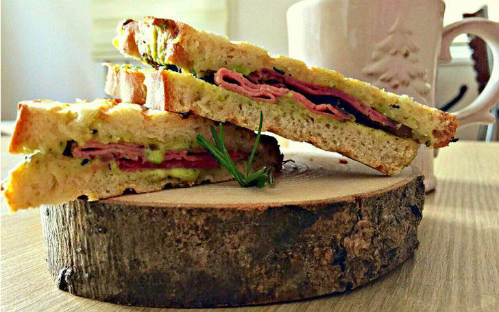 Pesto Soslu Tost Tarifi