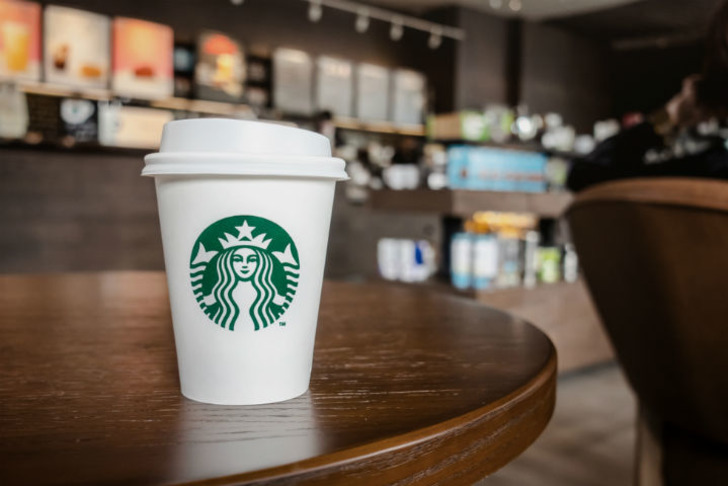 starbucks-masa-shuttrt