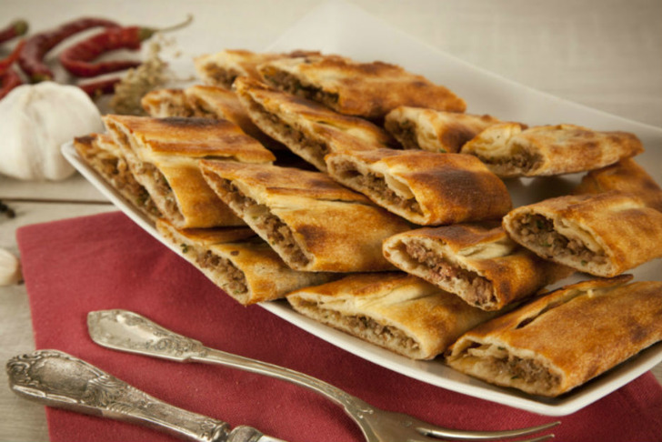 Kıymalı Kapalı Pide Tarifi