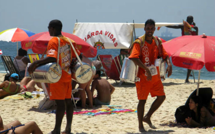 http://g1.globo.com/Noticias/Rio/0,,MUL1440772-5606,00-AMBULANTES+FATURAM+COM+LIBERACAO+DO+MATE+DE+GALAO+EM+DIA+DE+PRAIA+LOTADA.html | http://g1.globo.com/