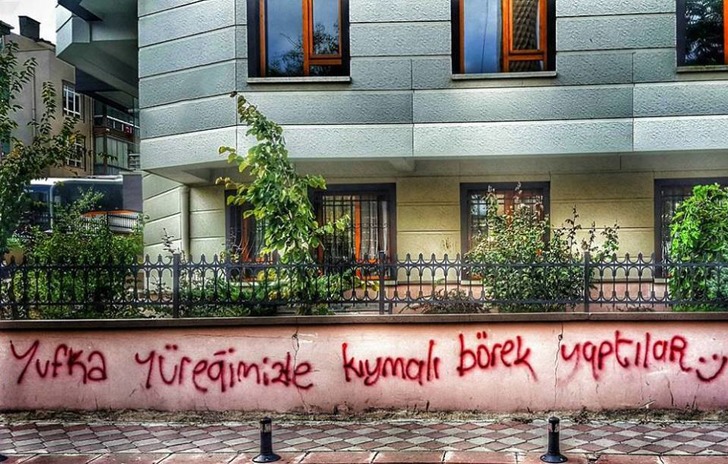 https://www.facebook.com/sokaktahareket/photos/a.541832679192699.1073741828.541825489193418/1245847415457885/?type=3&theater | facebook/sokaktahareket