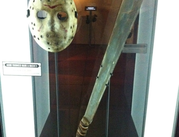 13. Cuma Jason Voorhees'in maskesi ve palası
