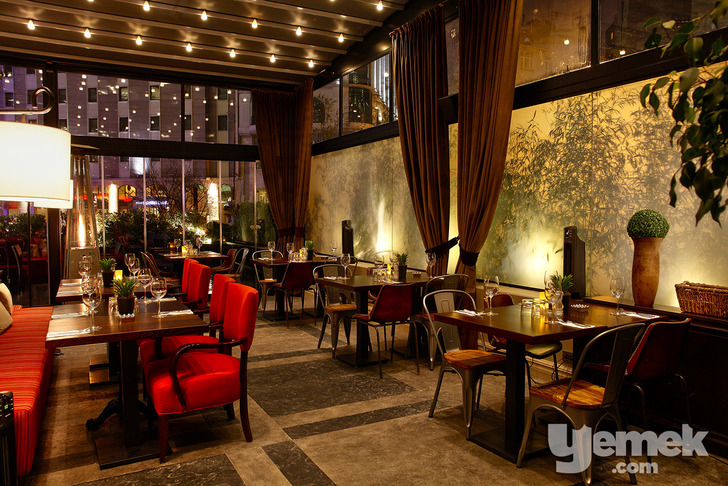 Mixo Restaurant, Martı İstanbul Hotel Giriş