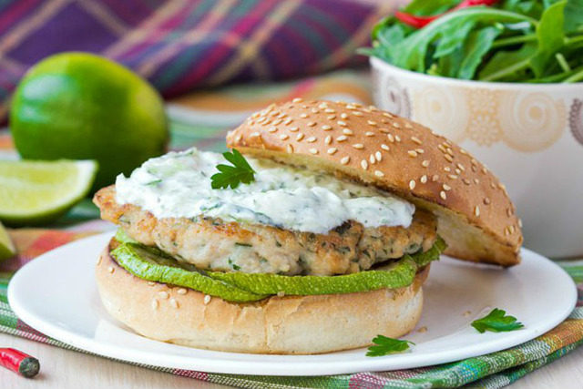 Mutfağı Şehrin En İyi Hamburgercisine Çevirecek 14 Ev Yapımı Burger Tarifi