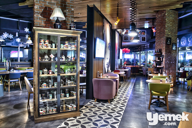 Barnie's Kitchen Coffee Hediyelik Eşya Dolabı
