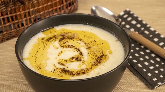 Terbiyesi Kesilmez: Pirinçli Yoğurt Çorbası
