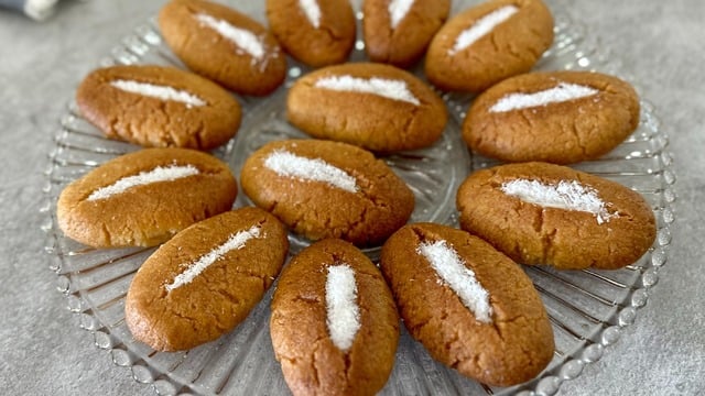 Lezzeti Şerbetinden: Şerbetli Badem Tatlısı