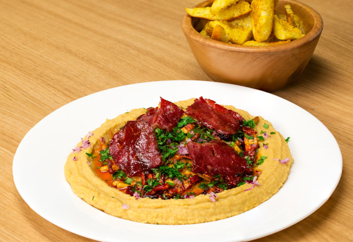 Damakta İz Bırakır: Pastırmalı Humus Tarifi