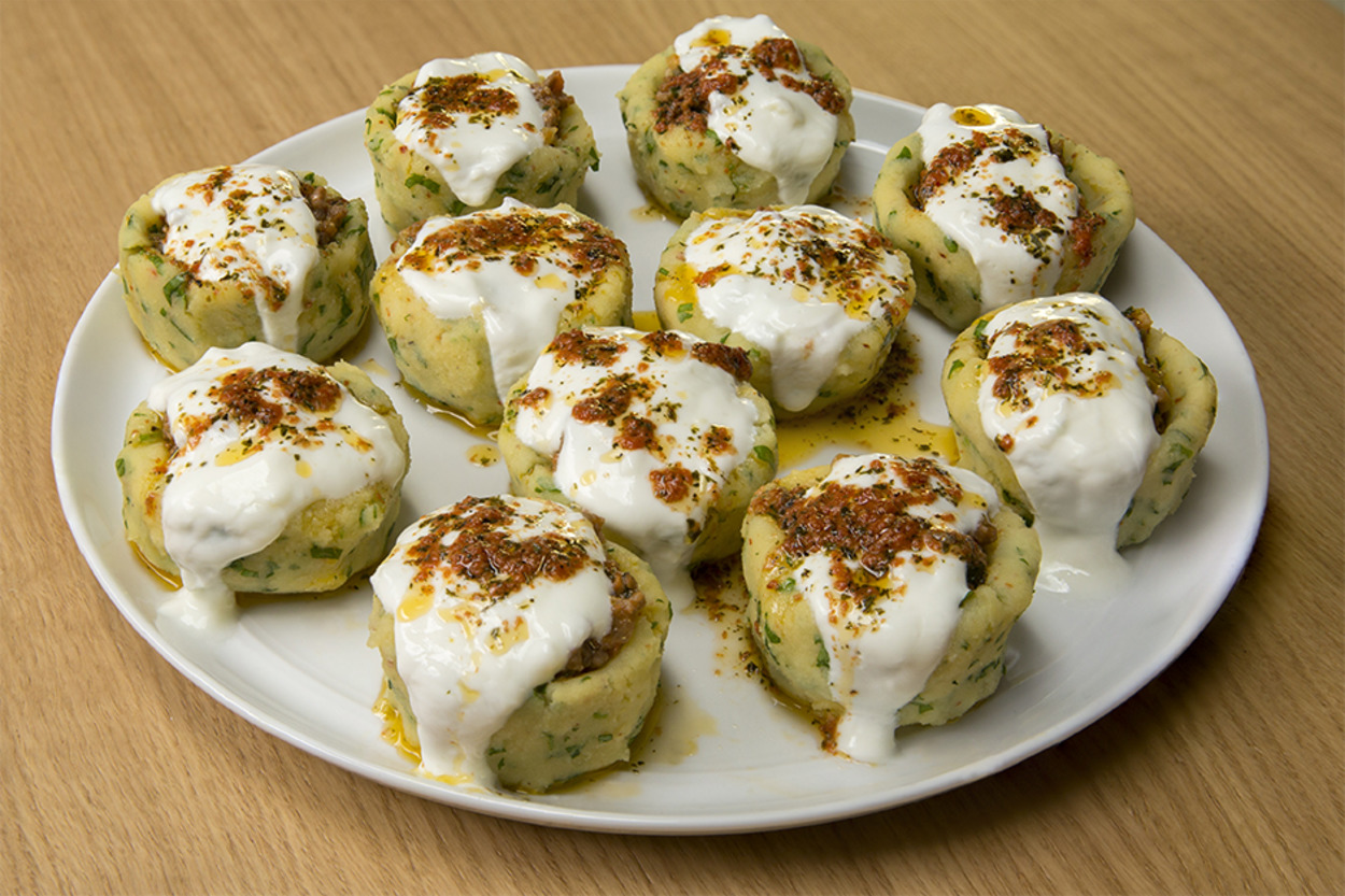 Hamuru Kıskandırır: Patates Mantısı