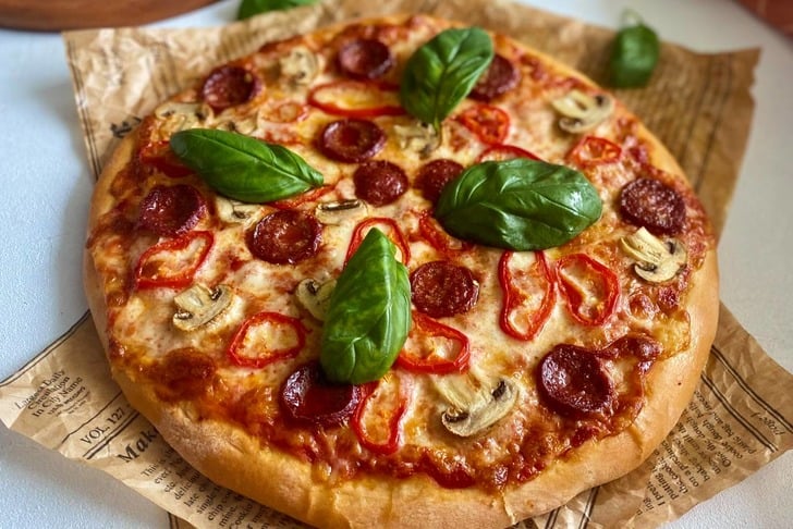 Karışık Pizza Yapımı Tarifi