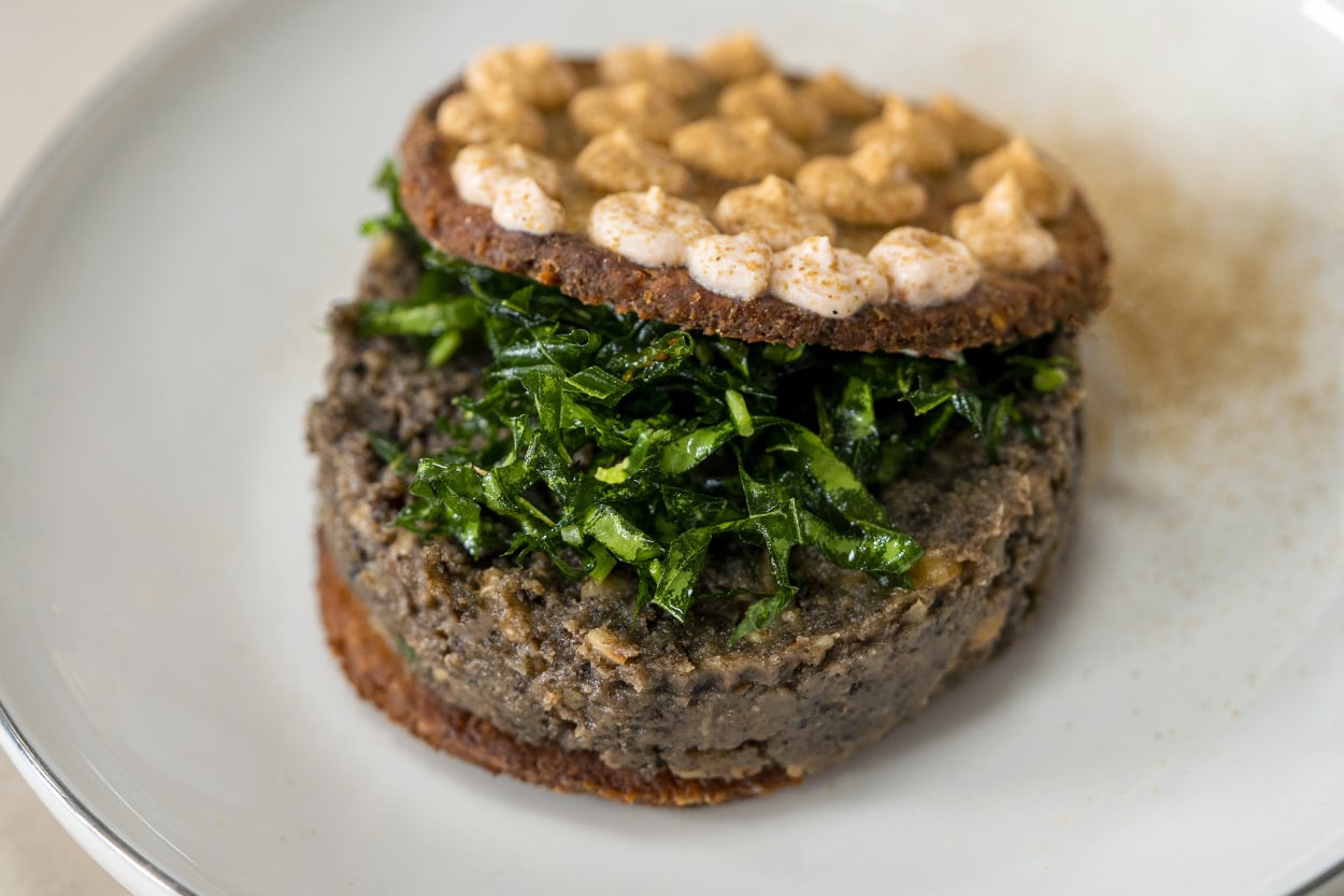 Etsiz Burger Olmaz Demeyin: Çıtır Bulgur Ekmekli Mantar Burger