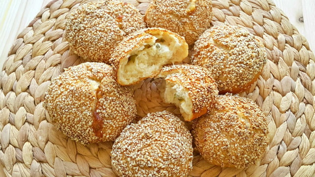 Kahvaltılar Onunla Şenlensin: Simit Tadında Poğaça Topları
