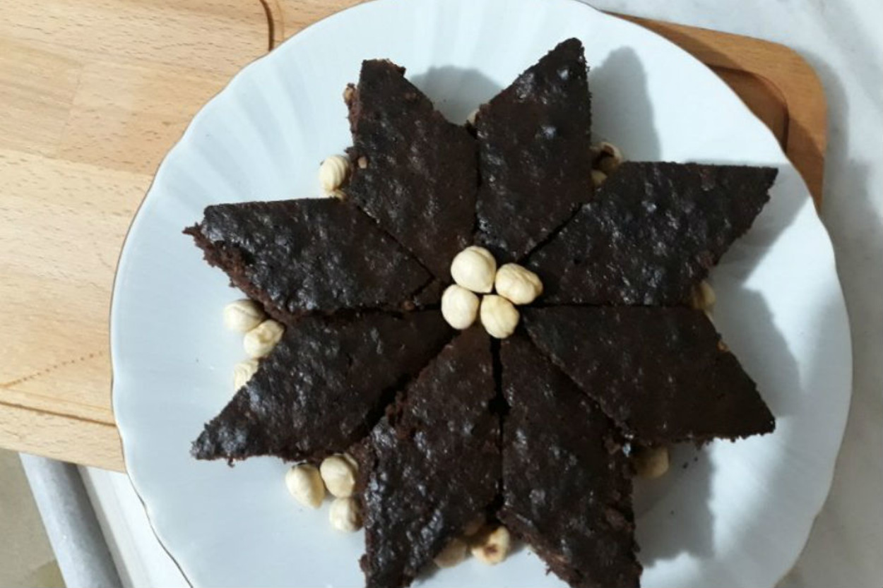Çaylar Demlensin: Fındıklı Kakaolu Kek