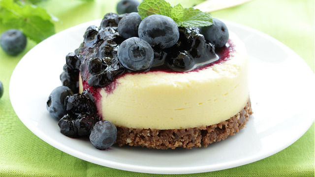 Keyfi Çatalla: Yaban Mersinli Cheesecake