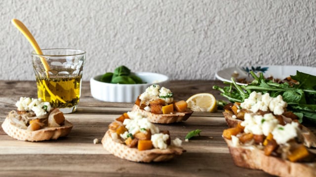 Şaşırtan Lezzet: Bal Kabaklı ve Tulum Peynirli Bruschetta