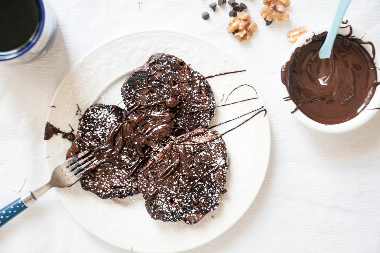 Kahvaltıya Gelin: Çikolatalı, Cevizli Pancake