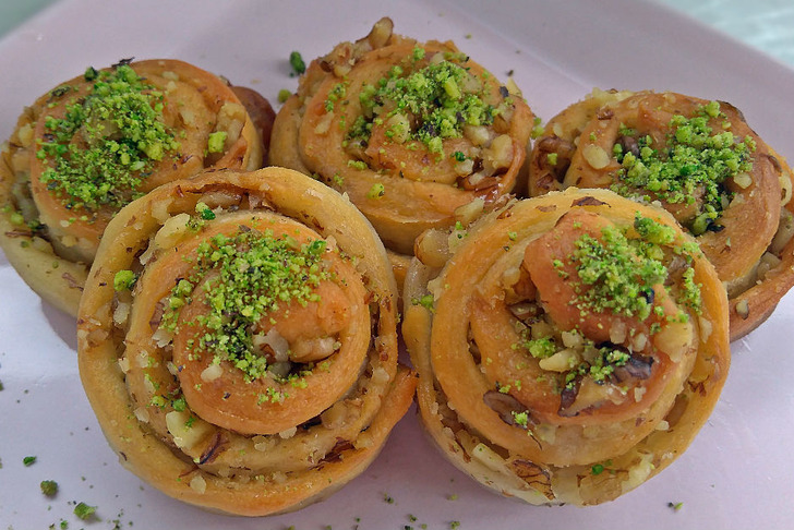 Tek Lokmalık Fındıklı Rulo Tatlısı Tarifi