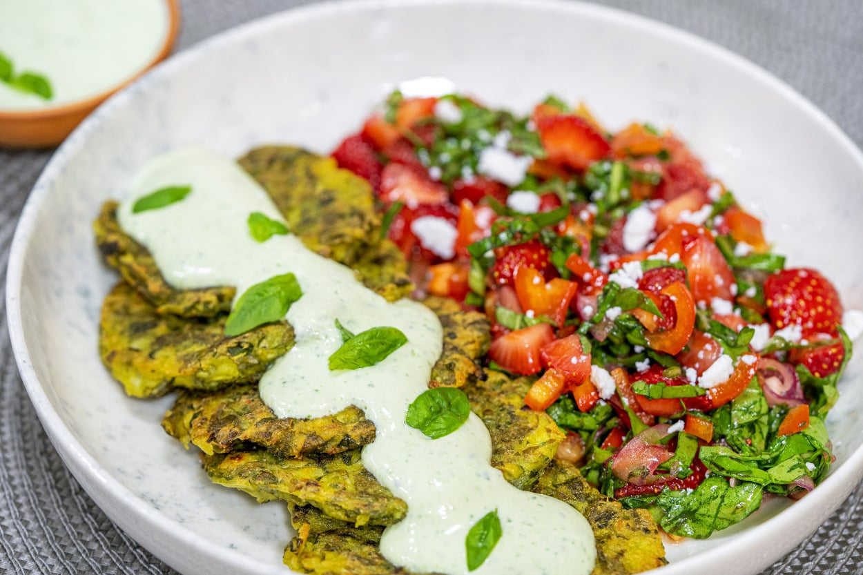 Ferah Ferah: Çilekli Salata ve Semizotlu Mücver