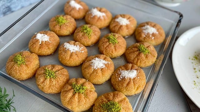 En Kolayı: 10 Dakikada Lokum Gibi İrmik Tatlısı