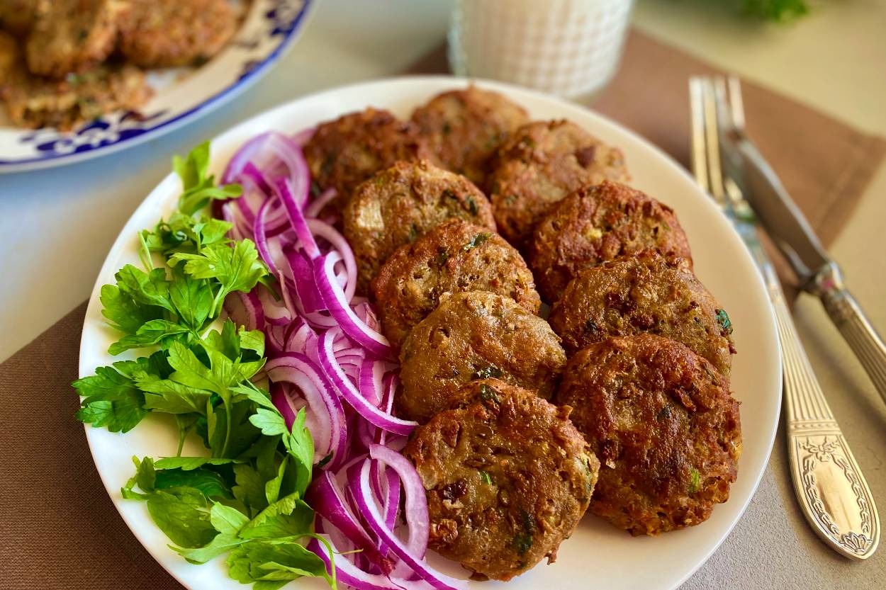 Ayırt Edilemez: Kıyma Tadında Mercimek Köftesi