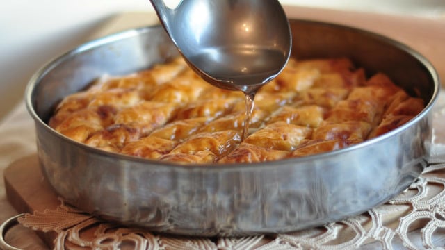 Şekerlenmesin, Nefis Olsun: Baklava Şerbeti Nasıl Yapılır? Ne Zaman Konur?