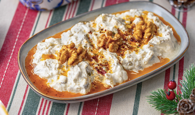 Nefis Lezzetiyle: Labneli Köz Patlıcan Salatası