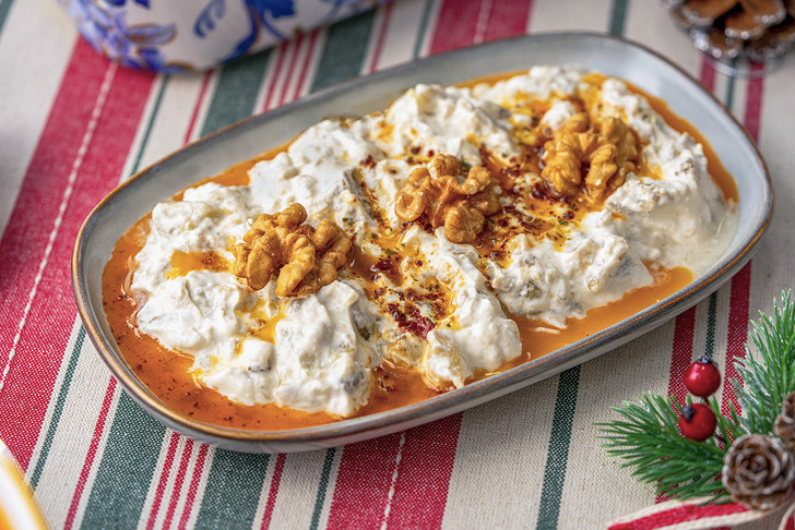 Labneli Köz Patlıcan Salatası Tarifi