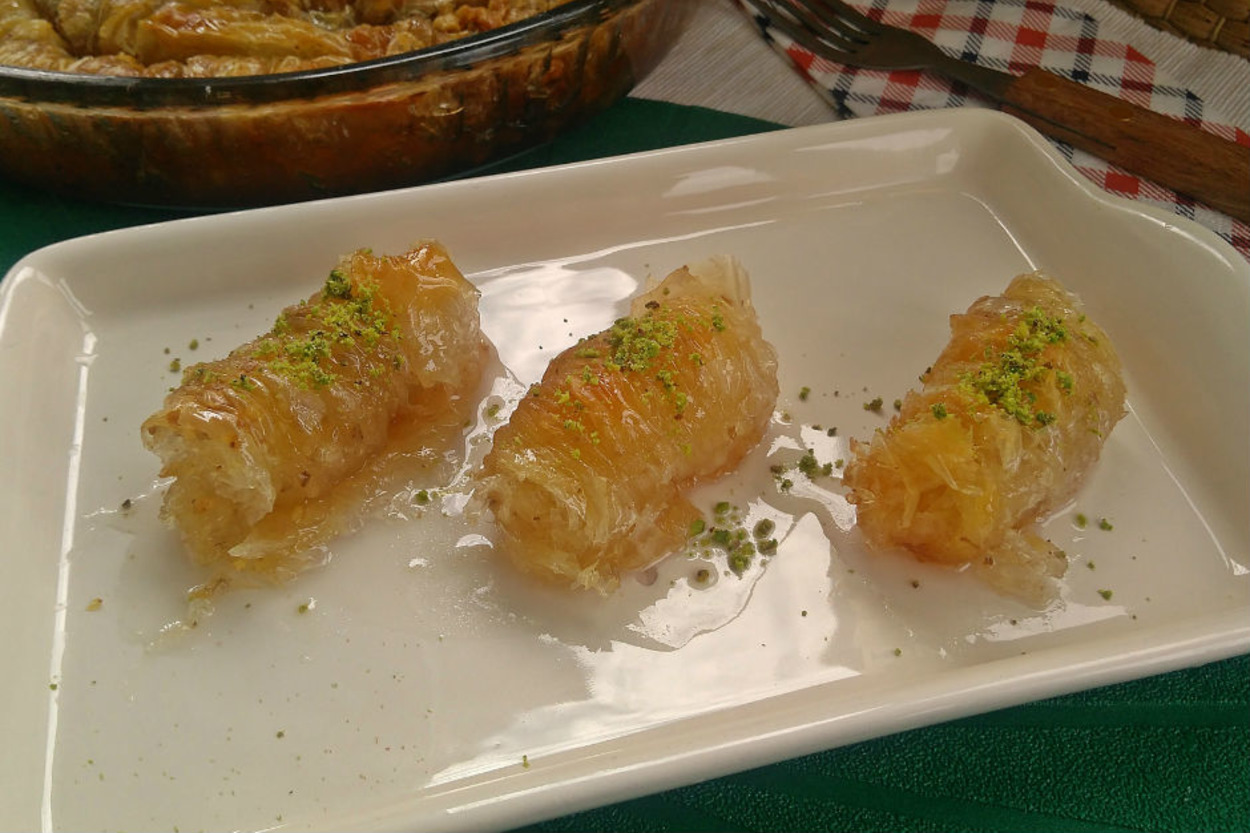 Çıtır Çıtır: Hazır Yufkadan Büzme Baklava