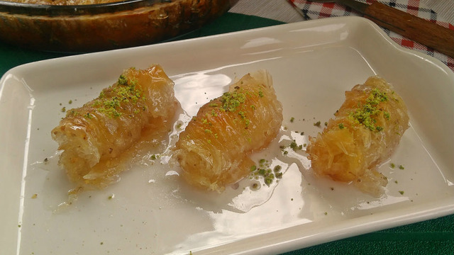Çıtır Çıtır: Hazır Yufkadan Büzme Baklava