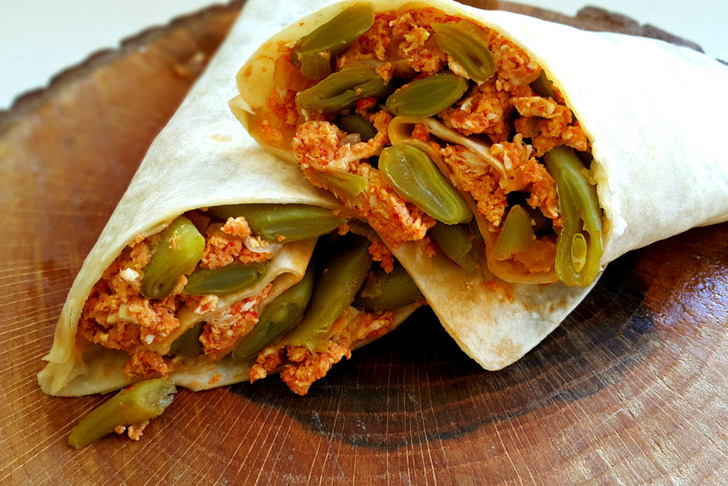 Yumurtalı Taze Fasulye Dürümü Tarifi