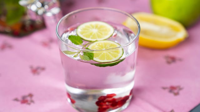 Zindelik ve Form Sağlar: Detoks Suyu