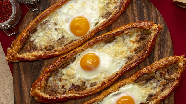 Heyecandan Uyuyamazsın: Milföyden Pide