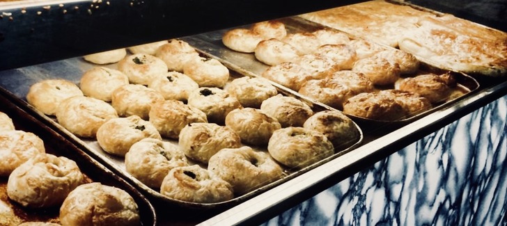 Aslı ''Bollos''tur Onun: İzmirlilerin Gözdesi Boyozun Nefis Tarihi ve Tarifi