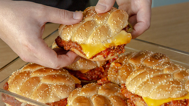 Ben Bunu Yerim: 3 Kişilik Kıymadan 8 Kişilik Burger