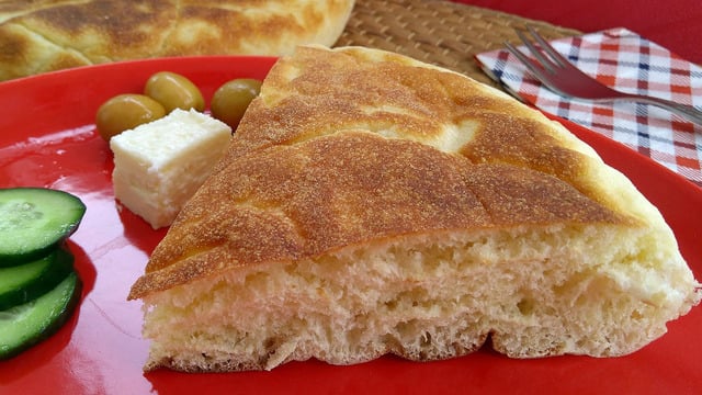 Sofranın Baş Köşesinde: Kahvaltılık Puf Ekmek