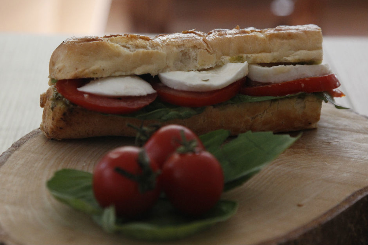 Vakti Olmayana: Mozzarella Sandviç