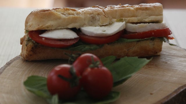Vakti Olmayana: Mozzarella Sandviç