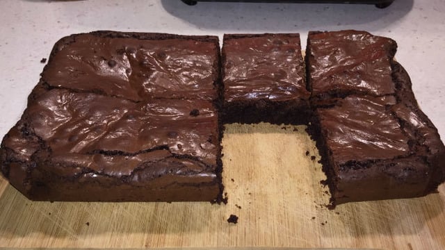 Dışı Kıtır Kıtır, İçi Sakız Gibi: Bitter Çikolatalı Brownie