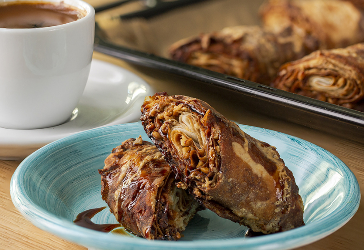 Ben Bunu Yerim: Tahin Pekmezli Tatlı Börek Tarifi