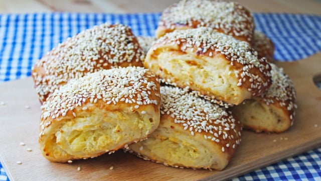 Kat Kat Keyif: Katmerli Simit Poğaça