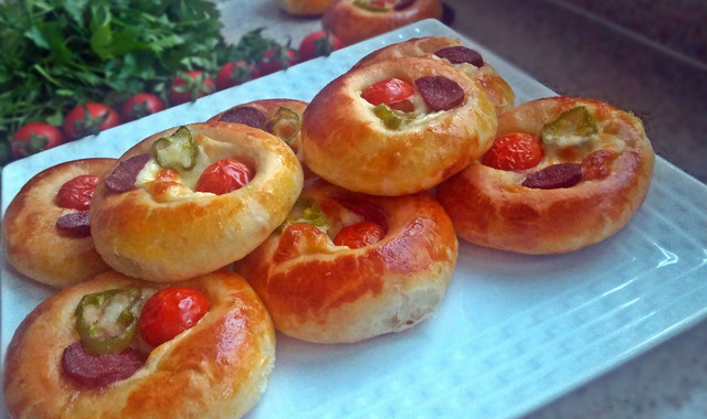 Hazırlaması Pratik: Pastane Tadında Pizza Poğaça