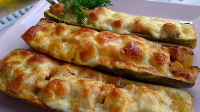 En Kolay ve Doyurucu Yemeklerden: Tavuklu Kabak Sandal